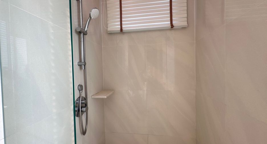 For rent 2 bedrooms condo in Bang Lamung, Chonburi