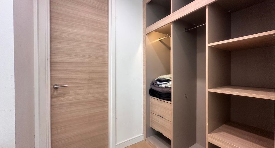 For rent 2 bedrooms condo in Bang Lamung, Chonburi