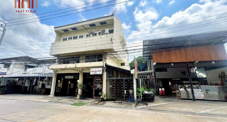 For sale 5 bedrooms retail Space in Taling Chan, Bangkok