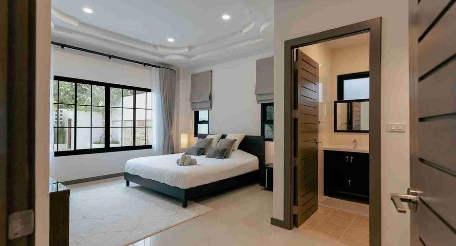 For rent 3 bedrooms villa in Mueang Phuket, Phuket