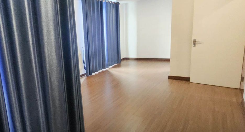 For sale 4 ベッドルーム house in Mueang Pathum Thani, Pathum Thani