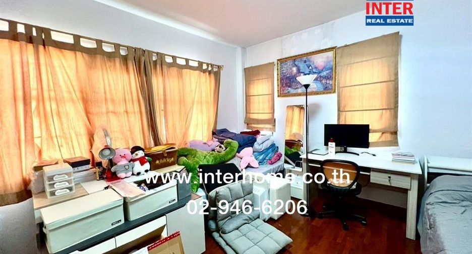 For sale 3 bedrooms house in Bang Kapi, Bangkok