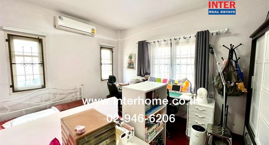 For sale 3 bedrooms house in Bang Kapi, Bangkok
