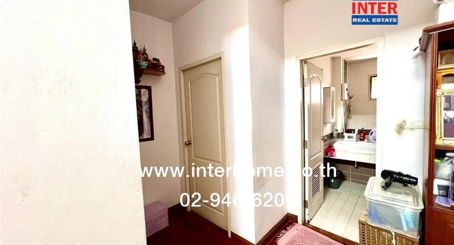 For sale 3 bedrooms house in Bang Kapi, Bangkok