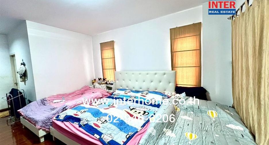 For sale 3 bedrooms house in Bang Kapi, Bangkok