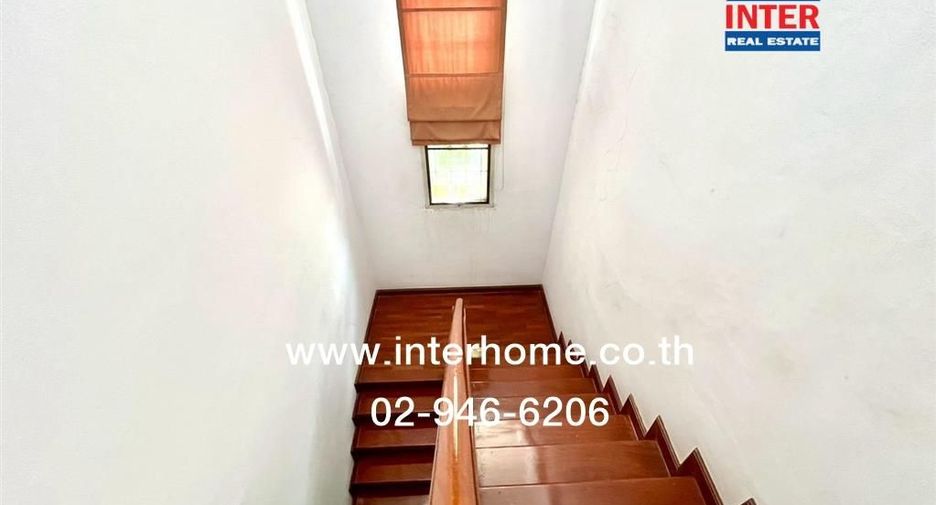For sale 3 bedrooms house in Bang Kapi, Bangkok
