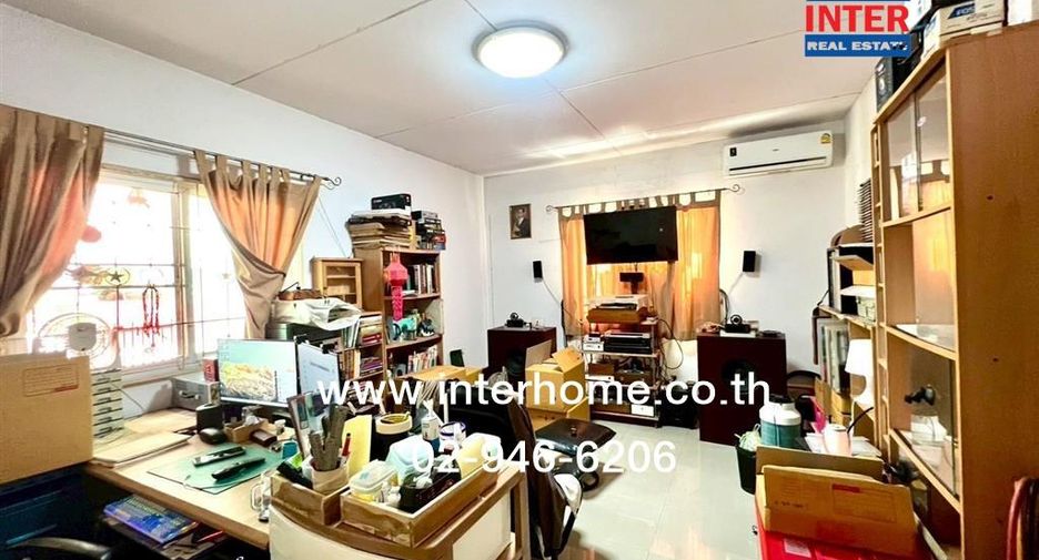 For sale 3 bedrooms house in Bang Kapi, Bangkok