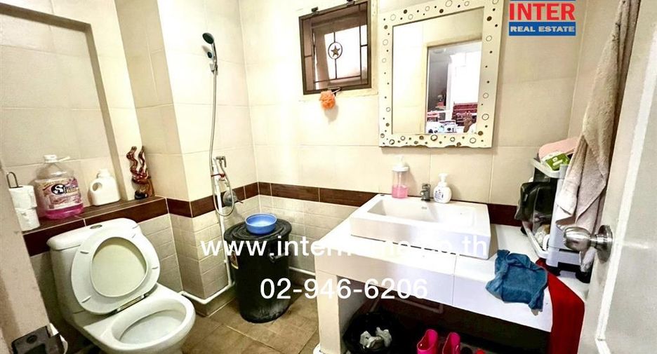 For sale 3 bedrooms house in Bang Kapi, Bangkok