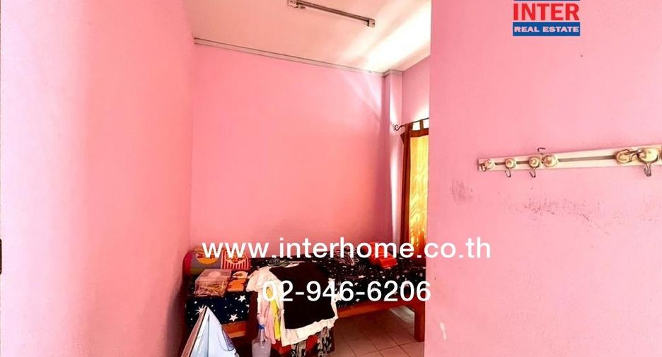 For sale 3 bedrooms house in Bang Kapi, Bangkok