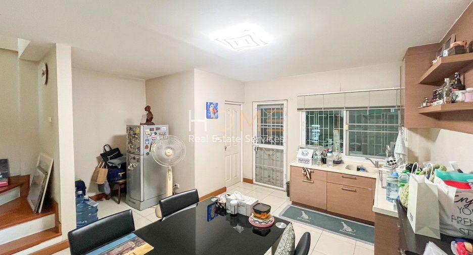For sale 3 bedrooms townhouse in Bueng Kum, Bangkok