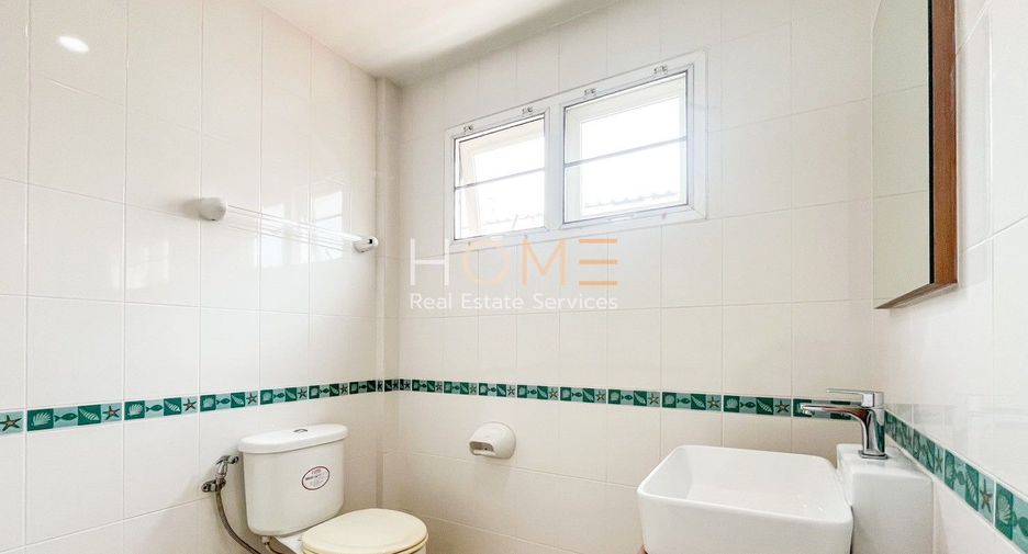 For sale 3 bedrooms townhouse in Bueng Kum, Bangkok