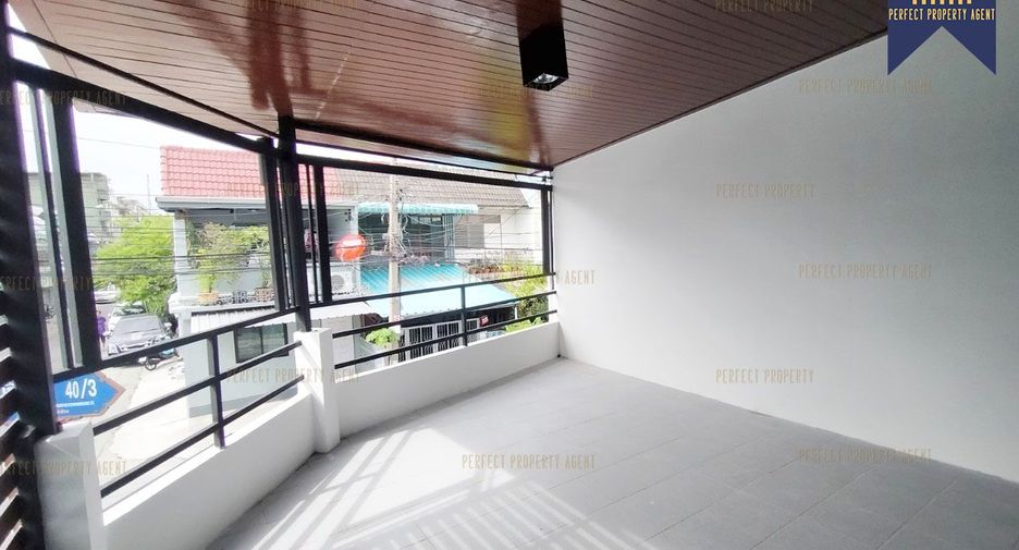 For sale 1 bed townhouse in Mueang Samut Prakan, Samut Prakan