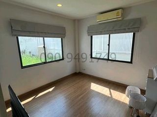 Reihenhaus zur Miete mit 4 Zimmer in Khlong Sam Wa, Bangkok