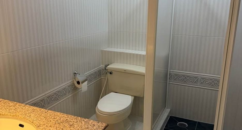 For rent 2 ベッドルーム condo in Yan Nawa, Bangkok