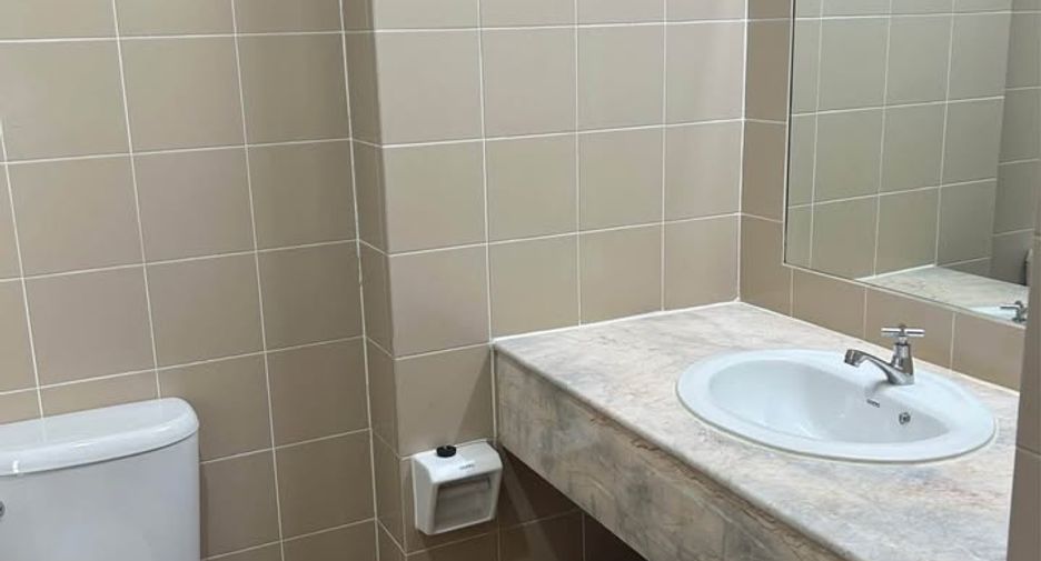 For sale 2 bedrooms condo in Khlong Toei, Bangkok