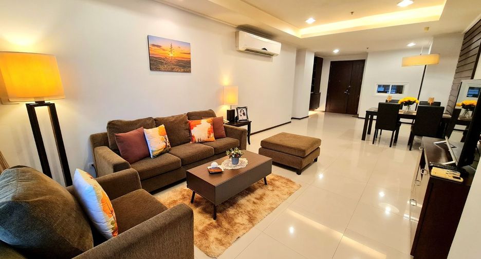 For rent 2 bedrooms serviced apartment in Watthana, Bangkok