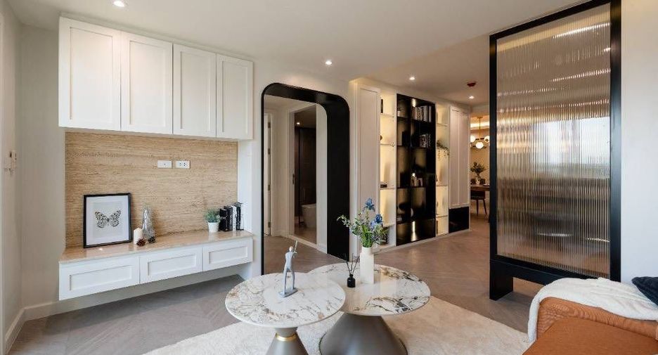 For sale 3 bedrooms condo in Watthana, Bangkok