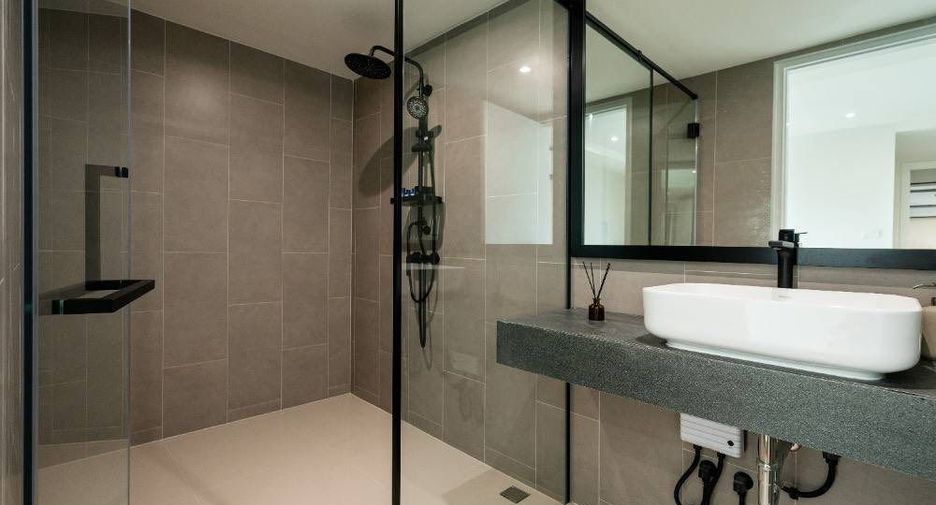 For sale 3 bedrooms condo in Watthana, Bangkok