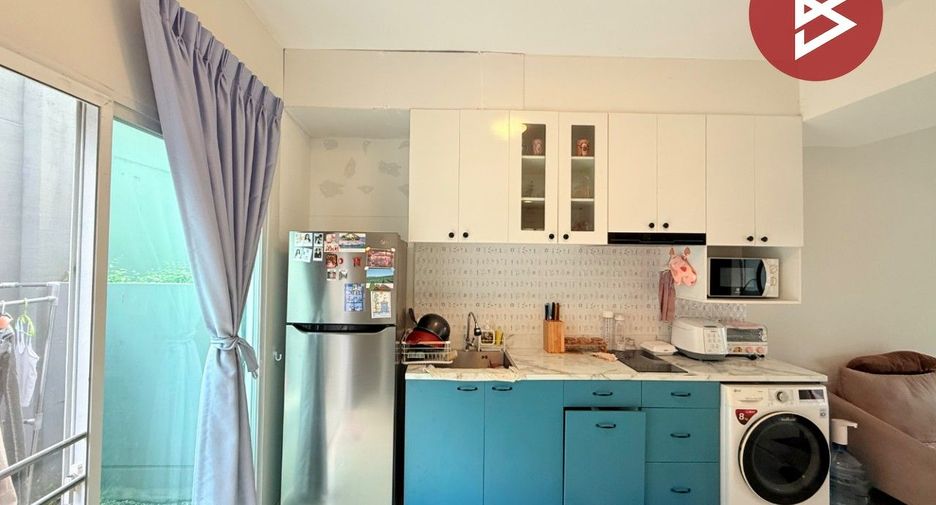 For sale 2 bedrooms townhouse in Khlong Luang, Pathum Thani