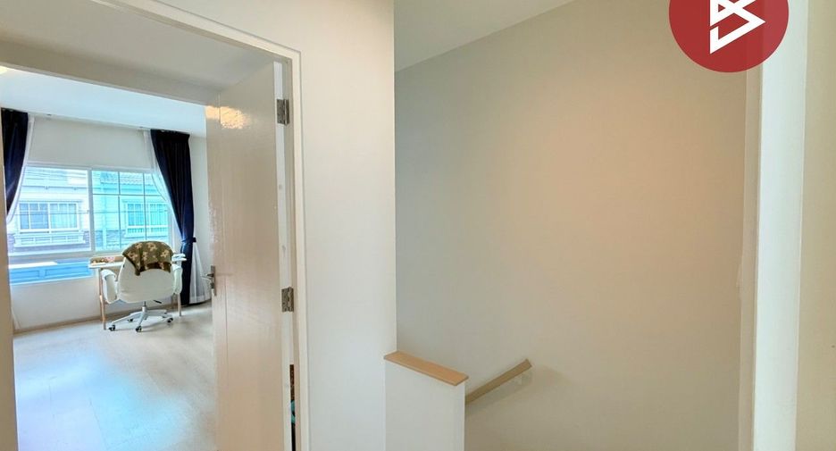 For sale 2 bedrooms townhouse in Khlong Luang, Pathum Thani
