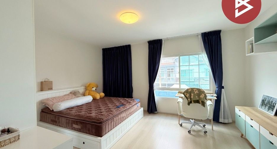 For sale 2 bedrooms townhouse in Khlong Luang, Pathum Thani