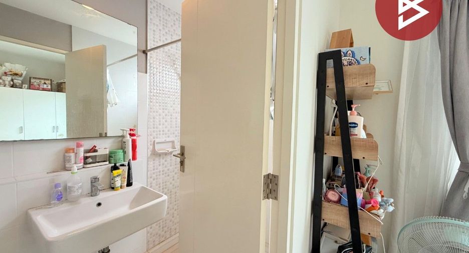 For sale 2 bedrooms townhouse in Khlong Luang, Pathum Thani