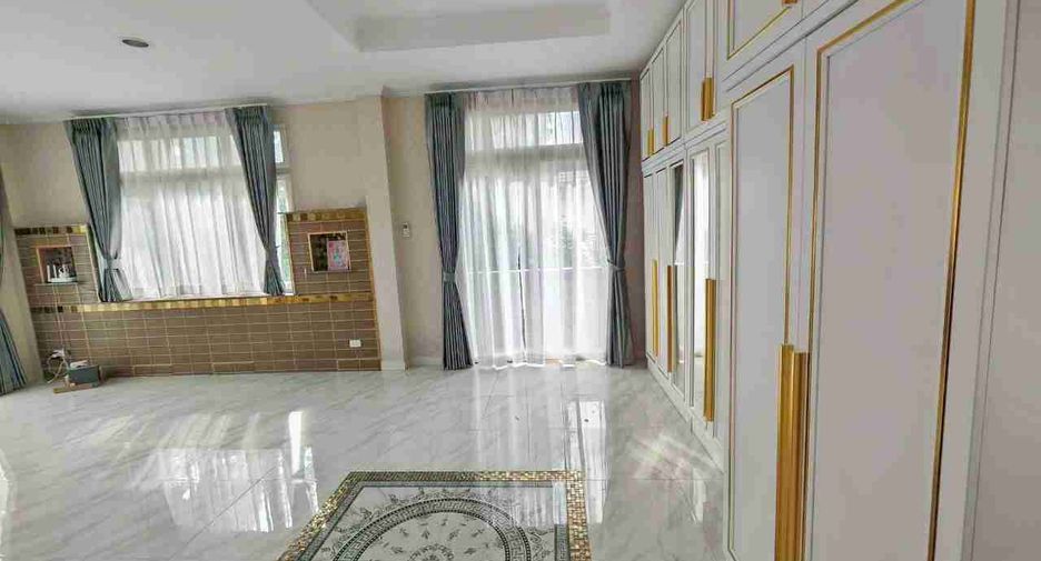 For sale 4 bedrooms house in Suan Luang, Bangkok