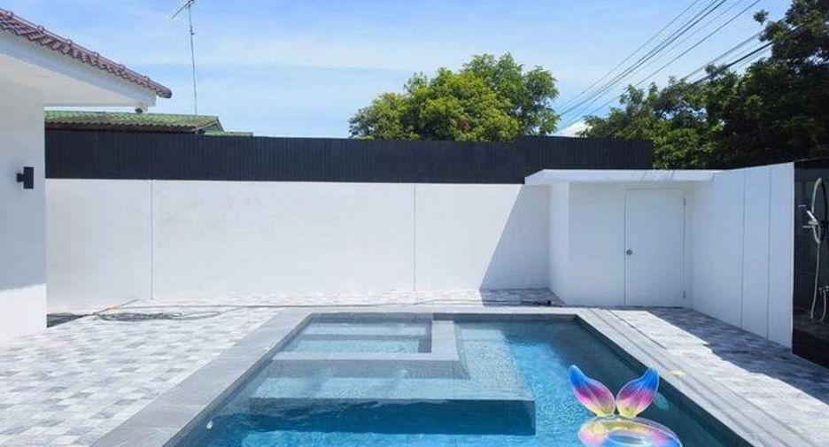 For rent 3 bedrooms villa in Bang Lamung, Chonburi