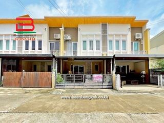 For sale 4 bedrooms townhouse in Sai Mai, Bangkok