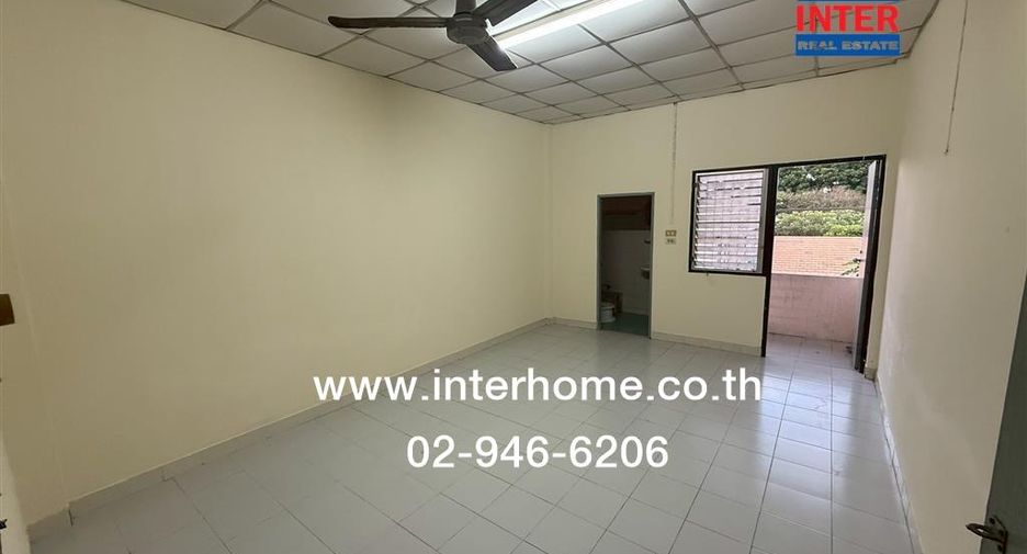 For sale 34 bedrooms apartment in Lat Phrao, Bangkok