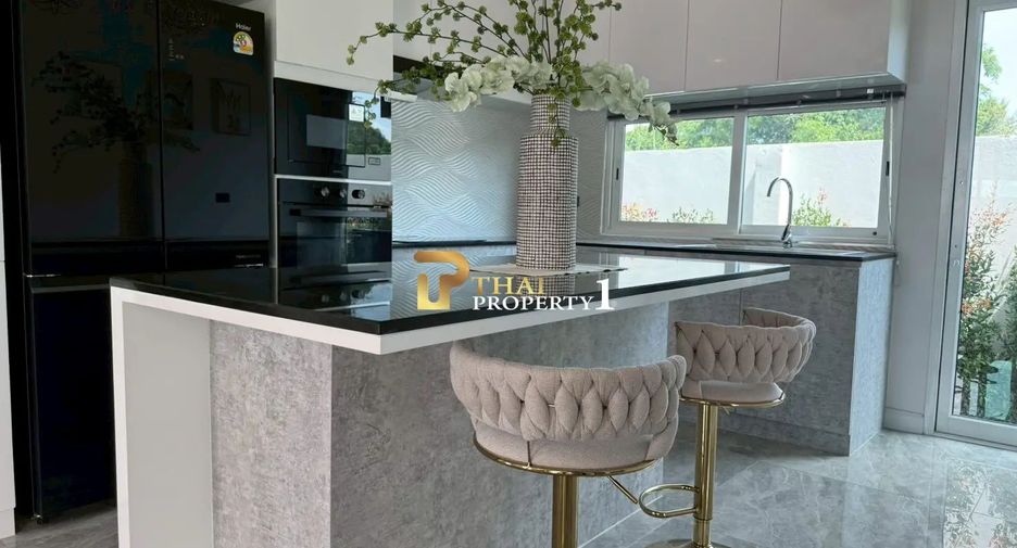 For sale 3 bedrooms villa in Hua Hin, Prachuap Khiri Khan