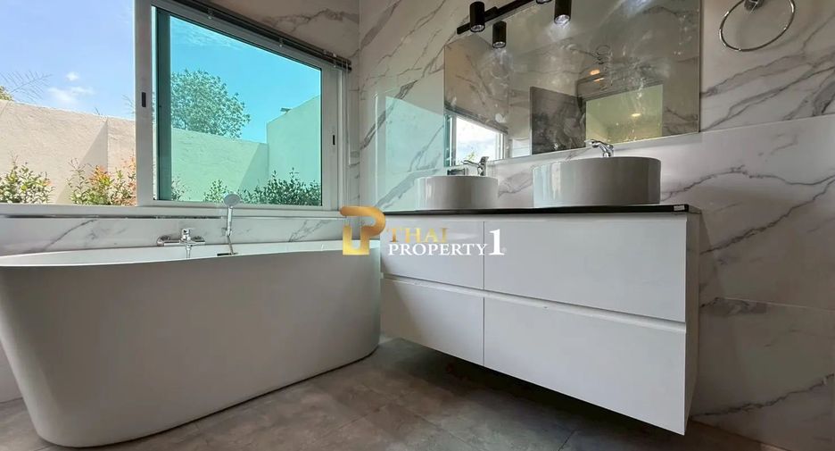 For sale 3 bedrooms villa in Hua Hin, Prachuap Khiri Khan