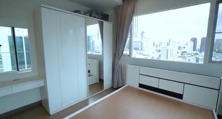 For sale 2 bedrooms condo in Ratchathewi, Bangkok