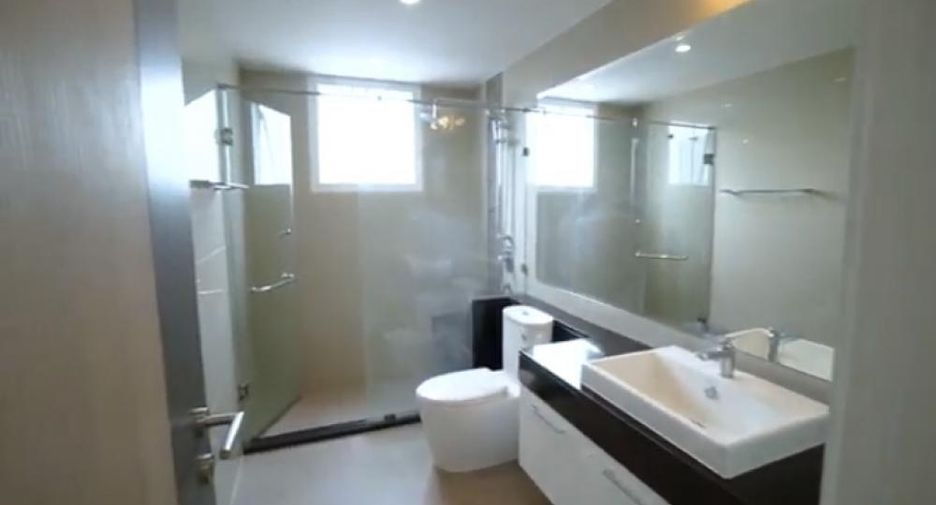 For sale 2 bedrooms condo in Ratchathewi, Bangkok