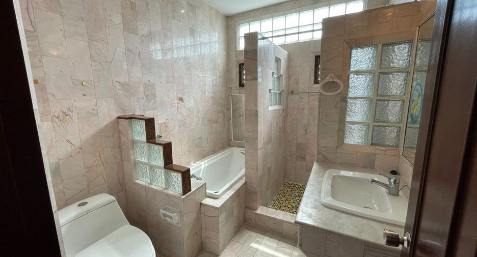 Продажа 6 спальни дом в Mueang Chiang Mai, Чианг Маи