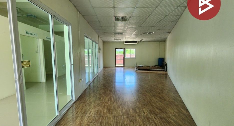 Local comercial en venta de 2 habitaciones en Mueang Chon Buri, Chonburi