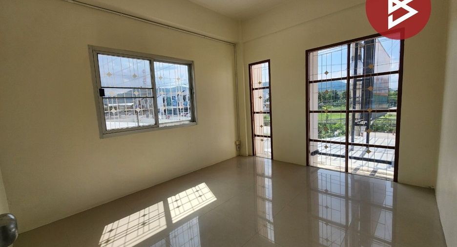 Local comercial en venta de 2 habitaciones en Mueang Chon Buri, Chonburi