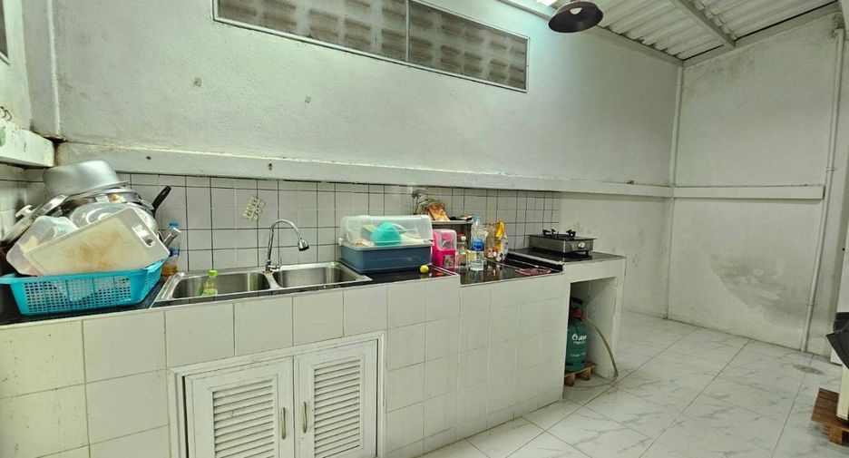 For sale 2 bedrooms townhouse in Mueang Chon Buri, Chonburi