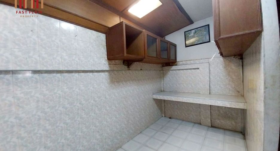 Reihenhaus zum Kauf mit 2 Zimmer in Bang Yai, Nonthaburi