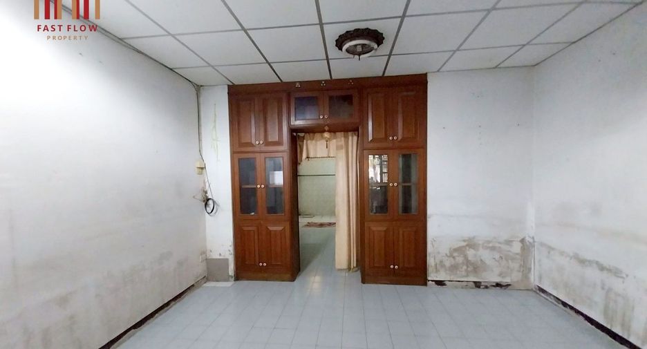 Reihenhaus zum Kauf mit 2 Zimmer in Bang Yai, Nonthaburi