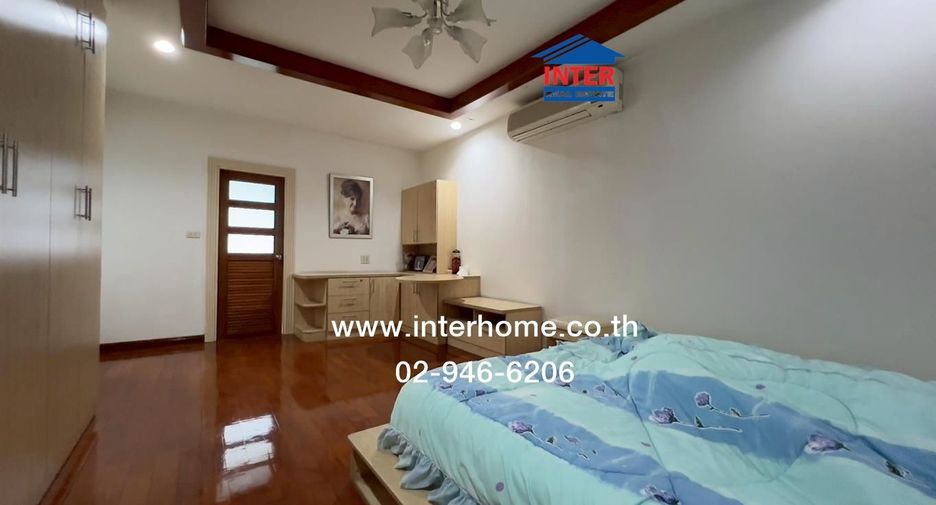For sale 8 ベッドルーム house in Khlong Sam Wa, Bangkok