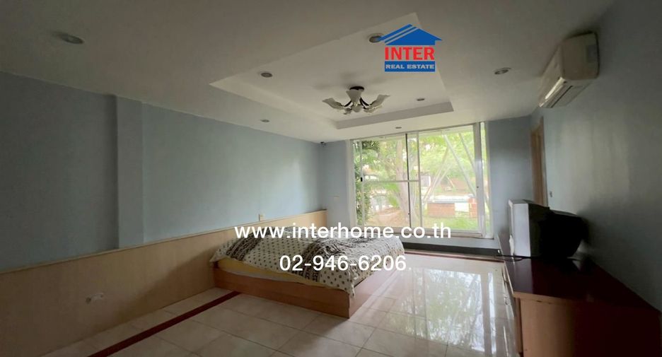 For sale 8 ベッドルーム house in Khlong Sam Wa, Bangkok