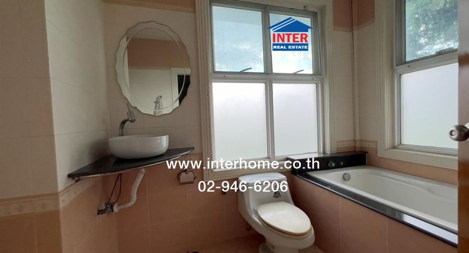 For sale 8 ベッドルーム house in Khlong Sam Wa, Bangkok