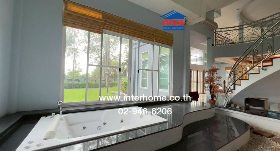 For sale 8 ベッドルーム house in Khlong Sam Wa, Bangkok