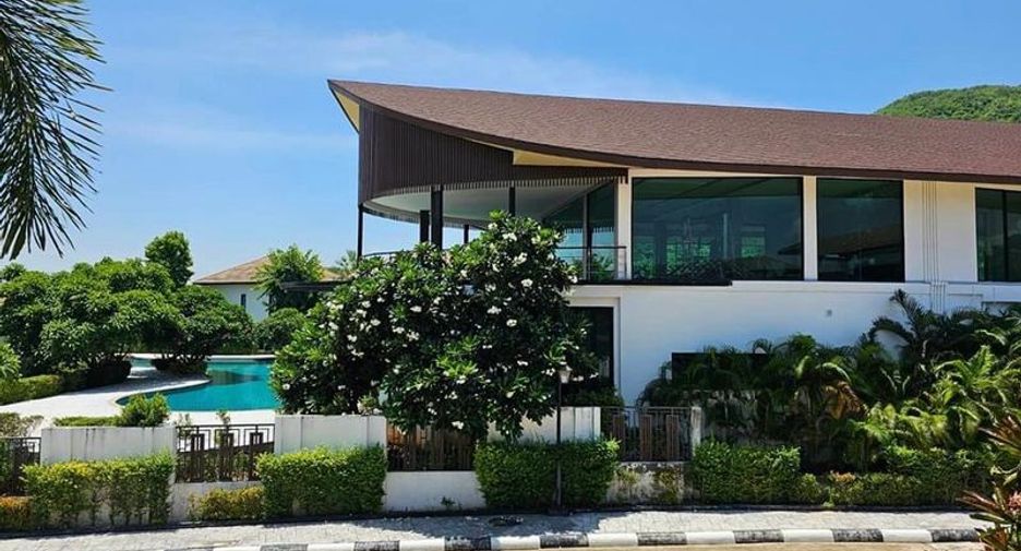 Casa en alquiler de 3 habitaciones en Mueang Chon Buri, Chonburi
