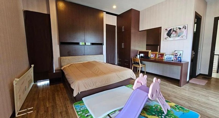 Casa en alquiler de 3 habitaciones en Mueang Chon Buri, Chonburi