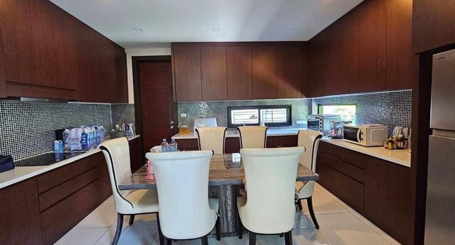 Casa en alquiler de 3 habitaciones en Mueang Chon Buri, Chonburi