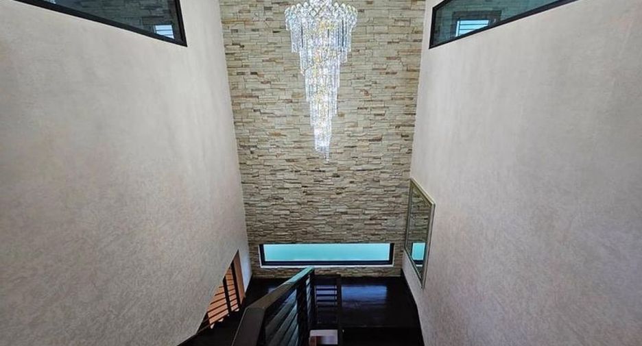 Casa en alquiler de 3 habitaciones en Mueang Chon Buri, Chonburi