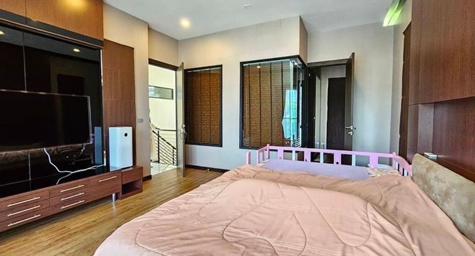 Casa en alquiler de 3 habitaciones en Mueang Chon Buri, Chonburi
