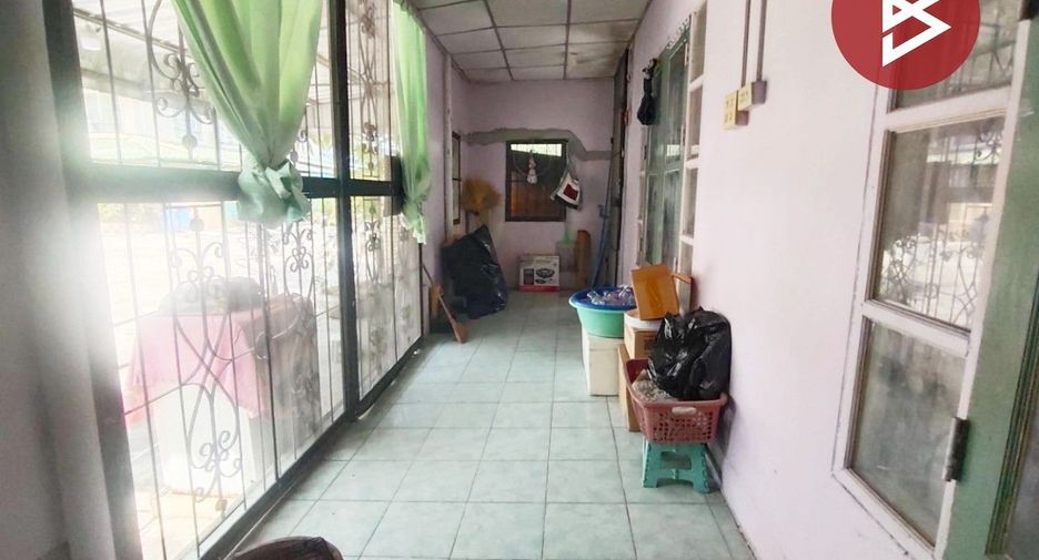 For sale 4 bedrooms townhouse in Mueang Samut Prakan, Samut Prakan